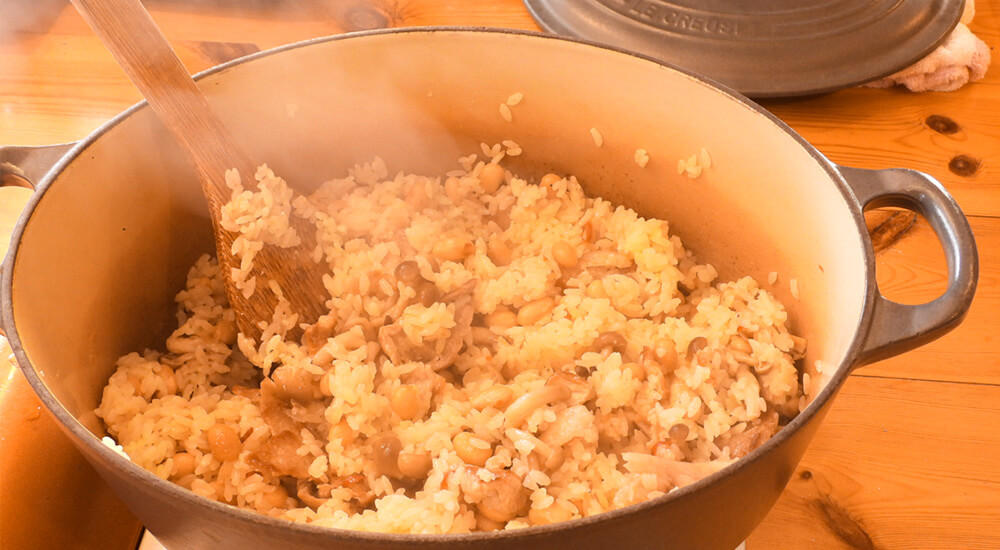 大豆と豚バラペペロンチーノの炊き込みご飯